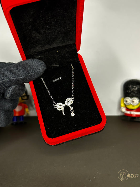 Elegant Shine – Minimalist Lightweight Bow Shape Necklace