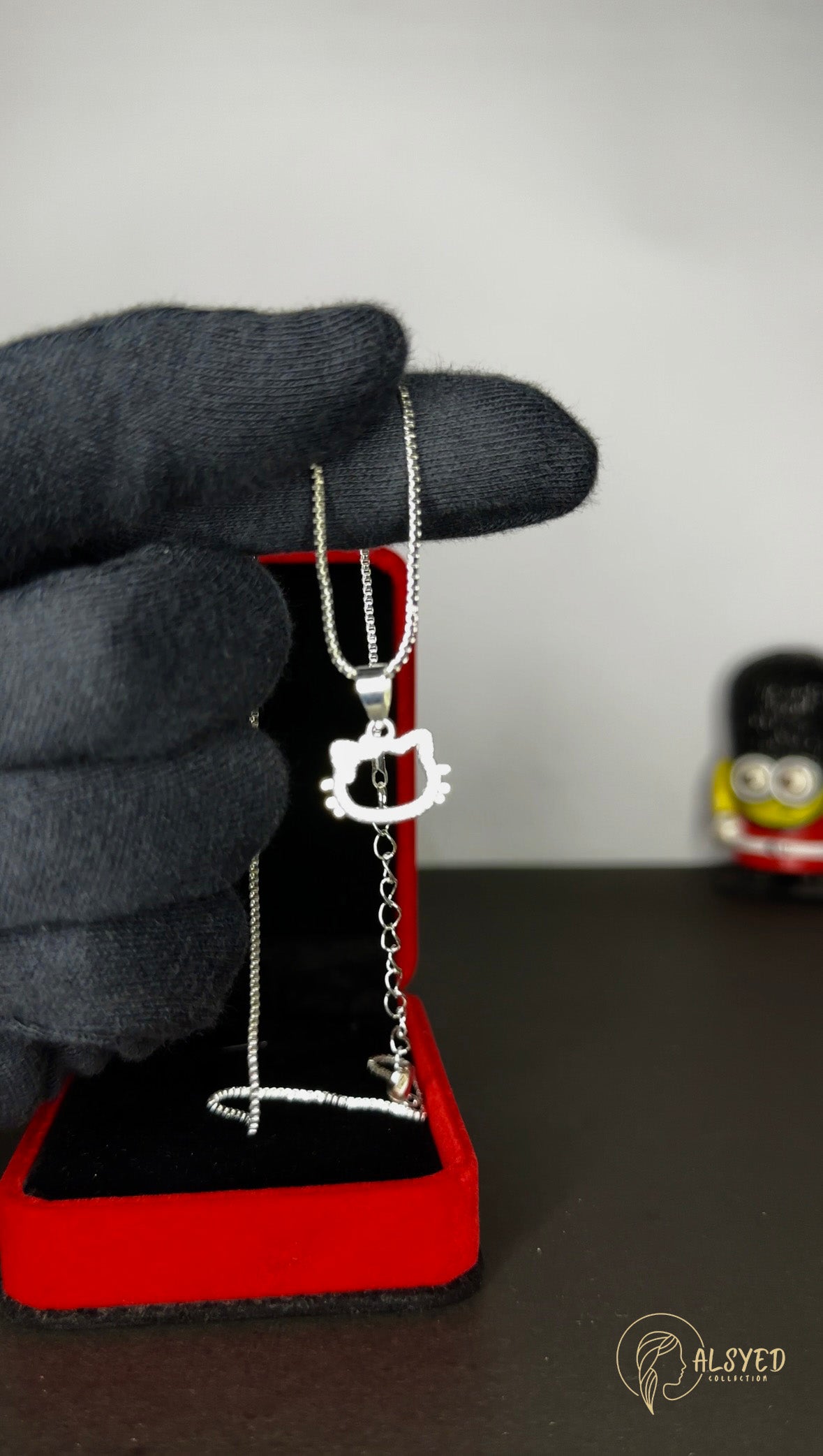Elegant Shine – Minimalist Lightweight Kitty Necklace